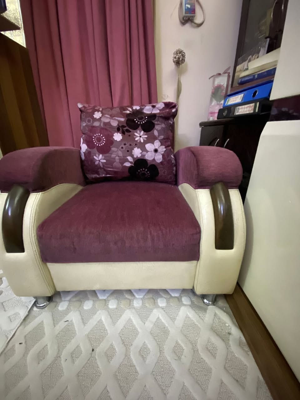 تخم قنفات نظيف 
خشب قوي جداً 
٧ مقاعد 
السعر ٣٠٠ الف 
العنوان كراده


**إذا كنت صاحب هذا الإعلان وتريد حذفه لأي سبب، رجاءا أرسل رسالة إلى الدعم الفني**