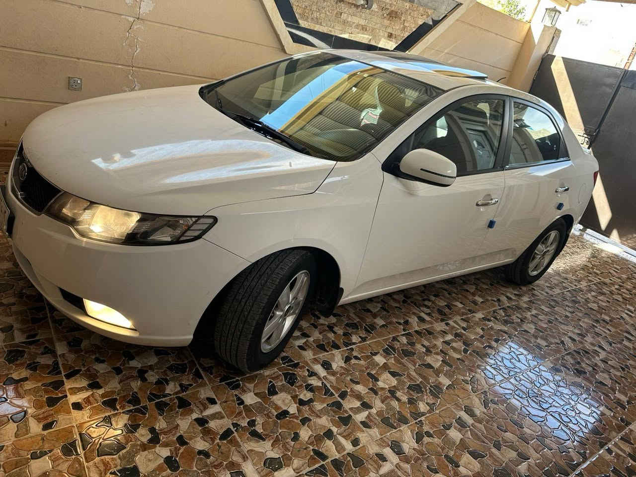 كيا سيراتو 2011
السلام عليكم كيا سيراتو خليجي موديل2011
محرك 1600دوش بشرط
رقم صلاح الدين  شرط التحويل  
السياره قطعه وحده صبغ والباقي مكفول 
محرك كير حداديه صدر كله جاهزه اي نقص مابيه 
مواصفات 
تحكم سترين 
اشاير مري مري شفط 
حساسات 
داخل لونين 
فتحة بلسقف
شاشه لمس كامره خلفيه
العنوان صلاح الدين بيجي
السعر 107بيه مجال
*********** واتساب
***********
