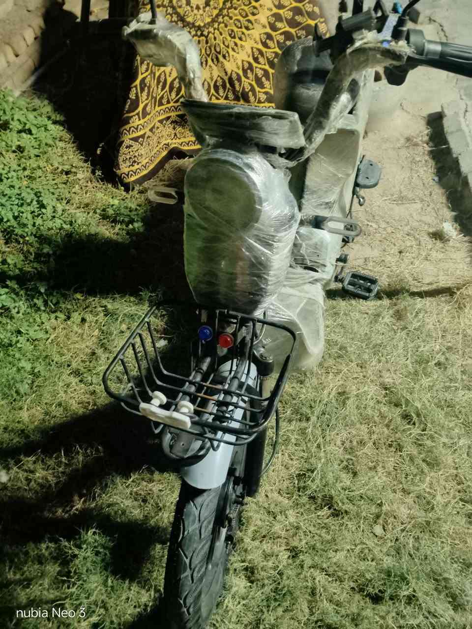 سسلا
سلام عليكم 
لبيع دراجه
4 او 5بطاريات شرط جديدة.   

نضافه الله شاهد
لايتات عالي  سكن. اشاير نشرات  كله شغال 
بصمات ثنين تشغيل عن بعد +سويج
ما بي اي نقص كامل مكمل 
سعر 375 وبيها مجال
رقمي *********** اخويه ماطور ما بي شي نضيف وكدام العين واتساب موجود
