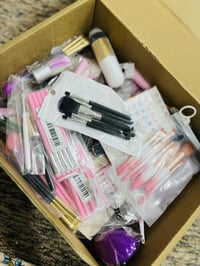 ٩٠ قطعه • توصيل • مكياج