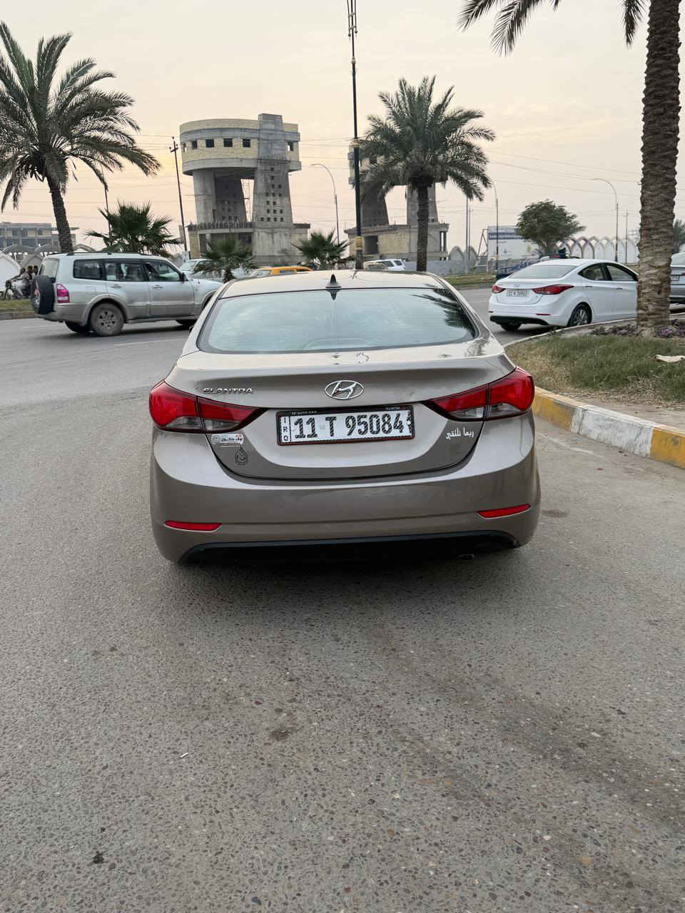 السلام عليكم النترا 2016 السياره جاهزه  بدون حادث فقط دعاميه السعر 113  كير ومكينه وحداديه وتخم تاير وتبريد كله شغال باسمي تحويل مباشر ***********
