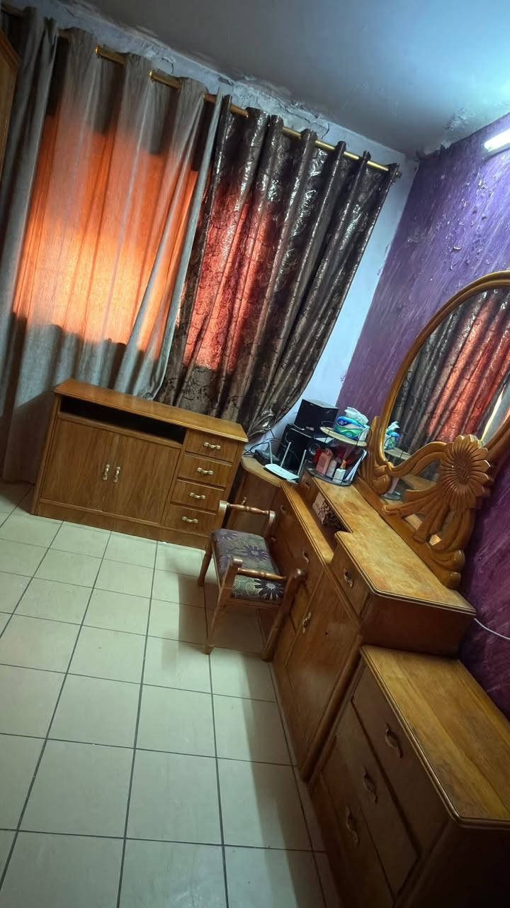 غرفة نوم صاج تسكام 5باب ملحق
الضهر جرجوبه براغي 
جدا جدا نضيفه مال بيت
العنوان حله ناحيه ابو غرق
شارع الامام 
***********
 يوجد خدمه توصيل
 وشد بكروه
