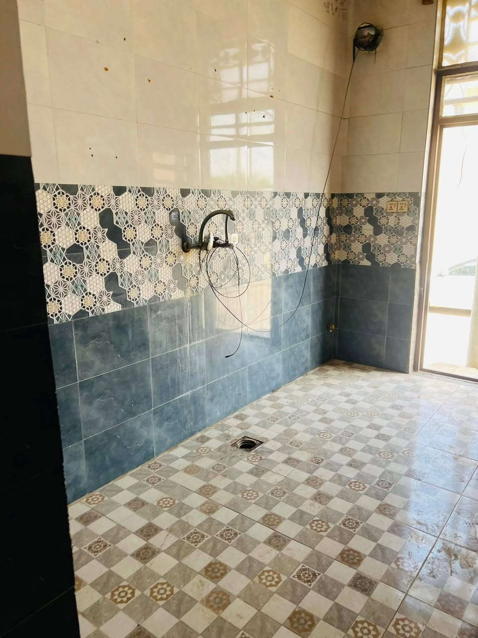 شقه ارضيه🏠 للايجار 100م
السعر 350

الموقع 📌 الجمعيه قرب الاطفائيه

 يحتوي  غرفتين ومطبخ وصاله واستقبال وصحيات  

@سيد مقتدى
#اشاره


**إذا كنت صاحب هذا الإعلان وتريد حذفه لأي سبب، رجاءا أرسل رسالة إلى الدعم الفني**