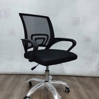 كرسي مكتبي للبيع اخو الجديد بسعر جدا مناسب وتوصيل مجاني  07750615716 ل...