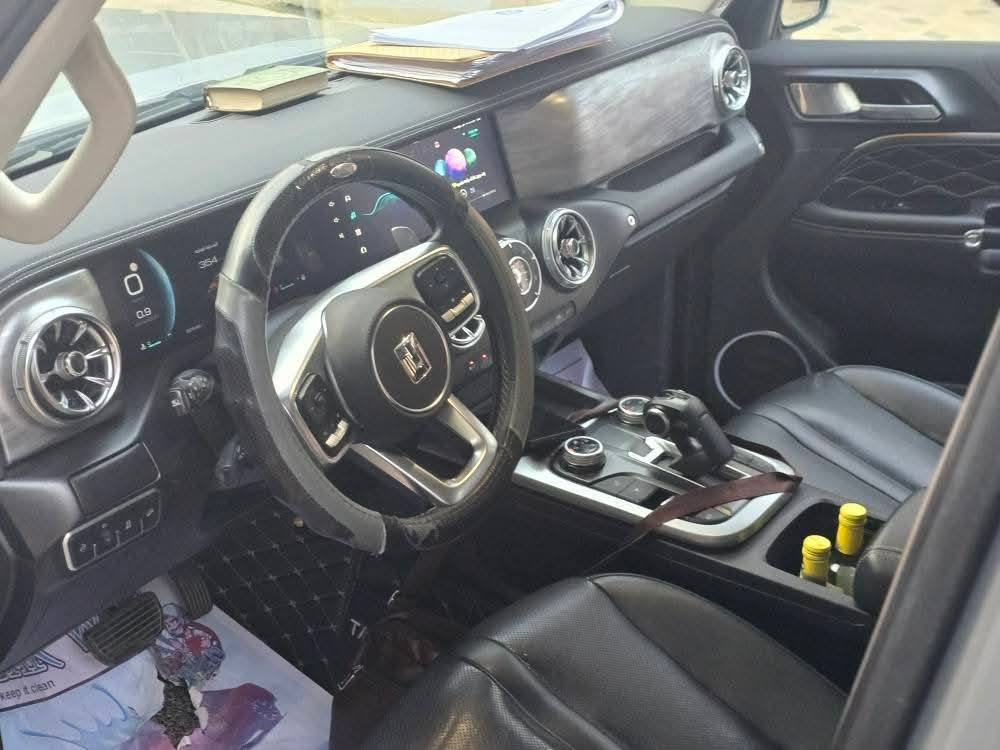 🚙 للبيع | تانك 300 موديل 2023 | لون إسمنتي
رقم اربيل

🔥 استخدام نظيف جداً  🔥

المواصفات:
• الموديل: 2023
• الشركة: كريت وال (GWM)
• النوع: تانك 300
• اللون: إسمنتي
• الممشى: 65,000 كم
• المحرك: 2.0 Turbo
• القير: أوتوماتيك
• الدفع: 4×4

---

الحالة:

• الميكانيك: ممتاز جداً
• الكهرباء: بدون أي ملاحظات
• الداخليات: نظيفة جداً
• البودي: وكالة — بدون صبغ أو تعديل نهائياً
• استخدام خاص ومحافظ عليه

---

المزايا والإضافات:

• كاميرات 360°
• شاشة كبيرة تدعم أبل كار بلاي / أندرويد أوتو
• أوضاع قيادة متعددة
• نظام تحكم بالانحدار
• حساسات أمامية وخلفية
• أنظمة أمان حديثة
• مقاعد مريحة

---
السعر ٢٨٠ ورقة،قفل
📱 للتواصل عبر واتس آب:
***********
