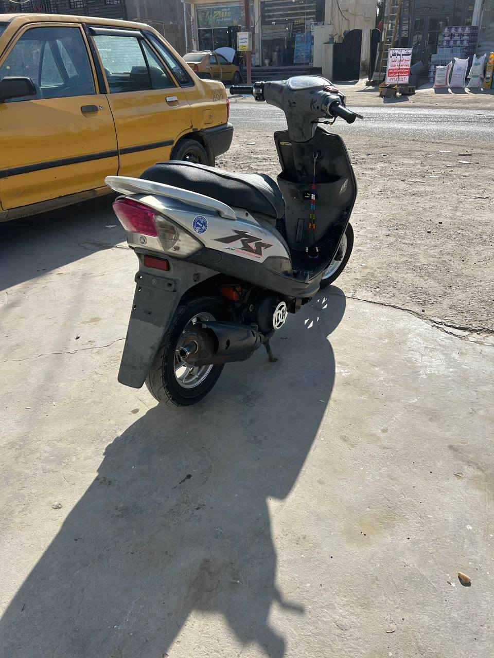 السلام عليكم
ماكس عدله بلاديه للبيع 
الدراجه ملحه شوفه عينك صالنصه صجميه اصليه وبيها فلاوين DC
دراجه مال جناي وكامله كلشي شغال السعر 800 وبيها مجال 
مكان بغداد الدوره
***********
