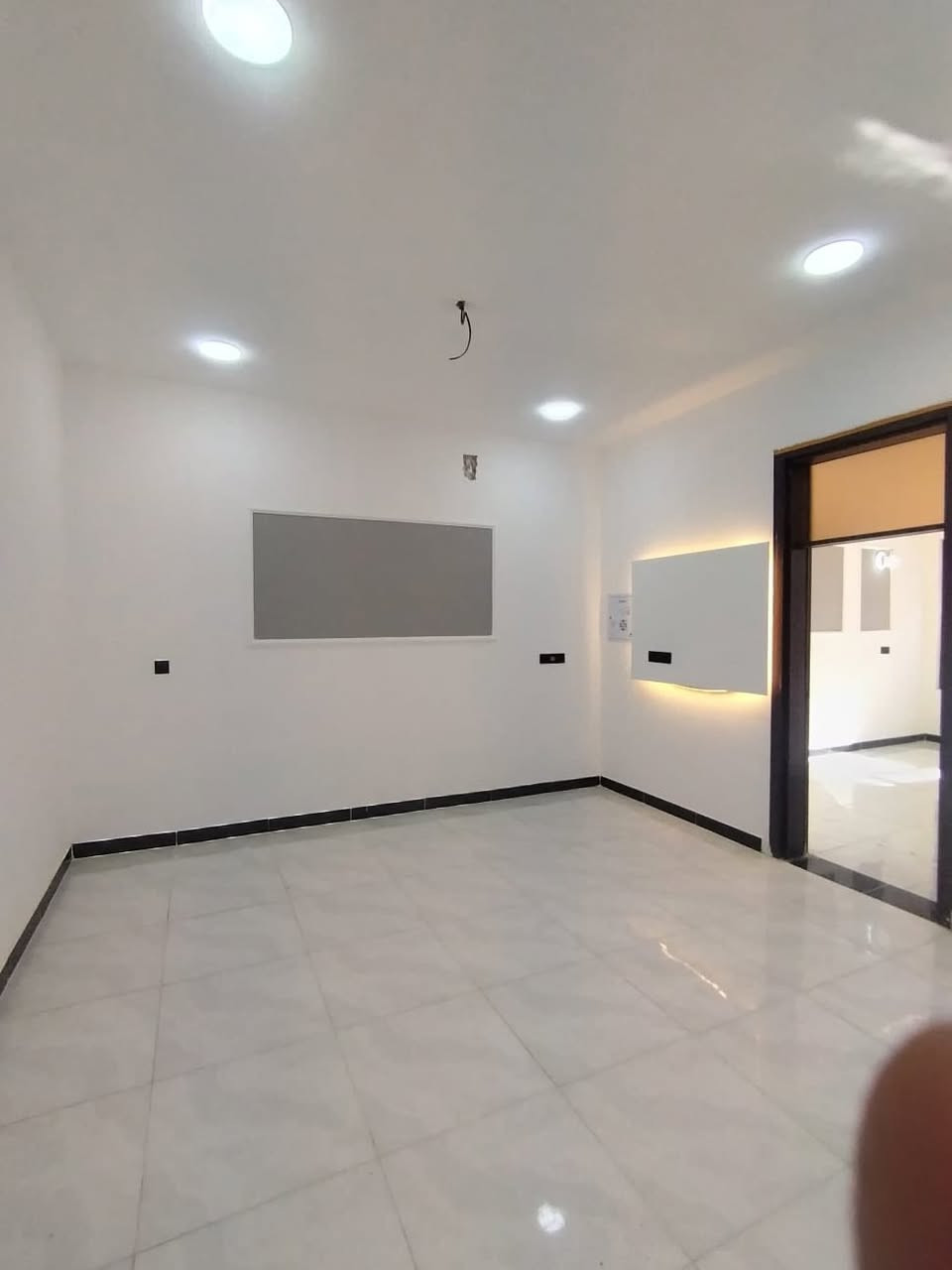 � الموقع: الدورة – البوعيثة – مجمع عدل الأول

🏡 بيت سكني مميز
📐 المساحة: 100 متر
🔹 طابق ونص
🛏️ غرفتين نوم
🛋️ صالة
👩‍🍳 مطبخ
🚿 خدمات كاملة

💰 سعر مناسب
📞 للاستفسار:***********
