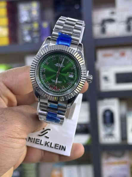 بعد السلام 
توفرت وجبة ساعات ⌚️ رجالي كوالتي عالي 
سير جلد +حديد 
مكتب جاسم للموبايل 
العنوان -ناحية -الزاب -قرية -شميط -محلات الحجاجي 
#جاسم***********
