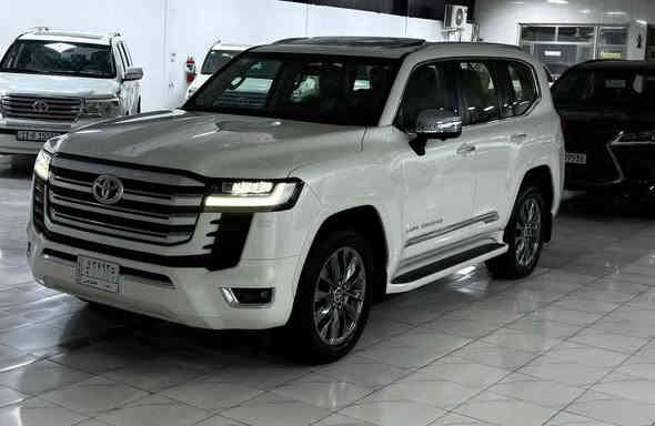 مغلفه بلكامل افلام حمايه2023 LIMITED VX
الف30KM لاندكروز VX ( توين توربو ✌🏻
الفول ) 
مكفول كفاله عام من كلشي
‏‎سنة الصنع: شهر   )7""2023
‏‎ساز اصل  
كل غراض بلادي موجود
ماشييه  30 الف صيانه كله بشركه ضمان 100 الف  
‏‎المواصفات :
-المصابيح:  LED
-كاميرا  
-رادا أمامي خلفي جانبي
-نظام الصوت JBL
- محرك 6 سلندر 4000 
‏‎- فتحة سقف ( سلايد ) 
-٣ شاشات 
- شاشات ترفيه خلفية
‏‎- مقاعد جلد-تدفئة-تبريد
‏‎- مقاعد كهربائية 
- مقاعد امامية تبريد 
- ⁠تبريد وتدفئة امامي خلفي 
‏‎- بصمة الابواب 
‏‎- صندوق كهربائي
‏‎- مصابيح LED و زينون
-7 راكب 
-شحن واير ليس 

ستيرن كهرباء 

جميع المقاعد كهرباء
-حساس امامي خلفي 
‏‎- حجم العجلات 20 inch 
مكفول كفاله عام كلشي مابيها بل باكيت
تخم تاير دنلوب جديد 
مكفولة كفالة عامة من الدعامية إلى الدعامية
‏‎ بدون صبخ .بدون بارد  ،بدون رصعات ،بدون حتى شخط
‏‎دعاميات هم بدون صبغ ،رمل مابي ،لحية بدون صبغ ..بقية كلها 
بشرط

محرك كير بشرط مامفتوح
‏‎سيارة حيل نظيفة كلشي عل بلاد لوك
‏‎سنوية زنكة كلشي جديد مدفوع لـ2029
‏‎باسمي السنوية بشرط تحويل و غرامة 
‏‎سيارة مابيـها دينار متصرف كامل من كل نواحي

ومسويلها صيانة كامل بشركة ساز. 

رقم بغداد تحويل مباشر 

العنوان.بغداد الراشدية 

هاتف ***********

هاتف.  ***********
