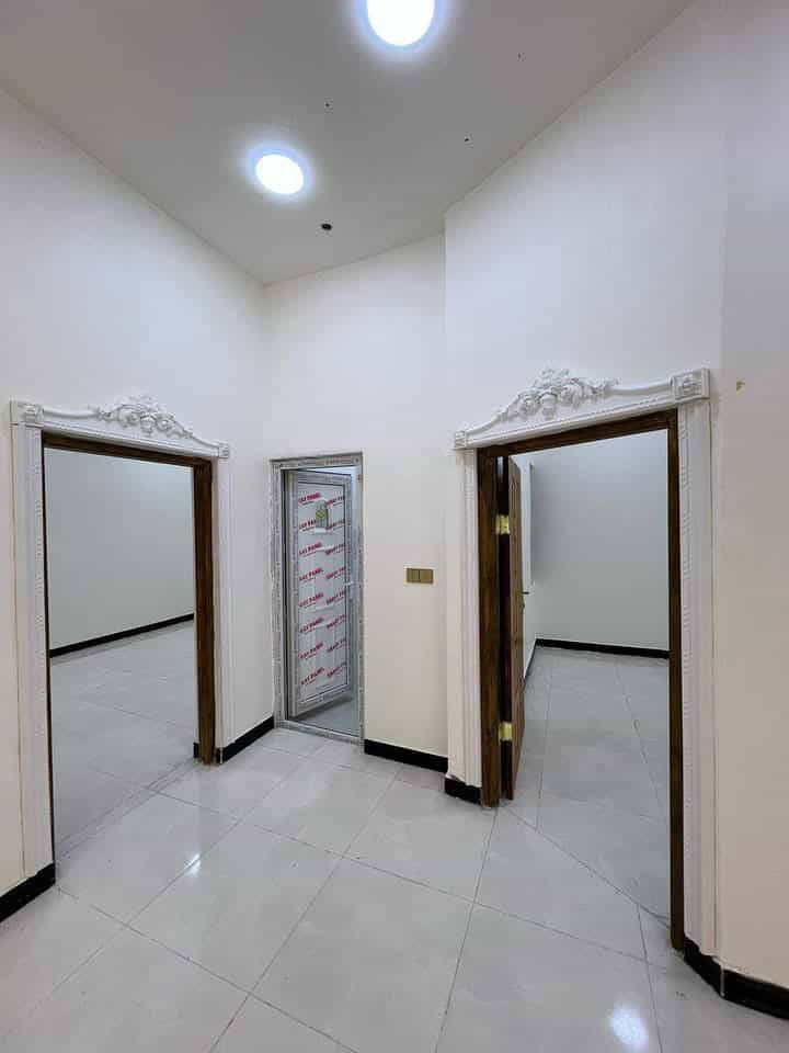 سلام عليكم اني صباغ واسحب معجون واسحب ستن واصبغ واجهيات عنوان البصره واشدا جميع الغرف الاخشاب والبيبان الاخشاب واصبغ جميع الوان للاخشاب وهذني ارقامي اثنينهن اللي ***********📞***********
