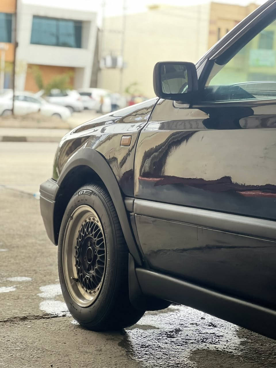 السلام وعليكم كولف موديل 1992 سياره حلوه كلش سياره متعوب عليه معايزه ربع مشروع وطني تحويل ثاني يوم تجي تشغل وتطلع ترايك للبصره كير عادي السياره رقمه صلاح الدين تخم تاير كهربائيات صدر كير ومكينه كرنتي وسعره بلاش والله بسعر فكتره سعره اب 34 ورقه وبيه مجال قليل كلش مكاني سامراء لل استفسار اتصل ***********
