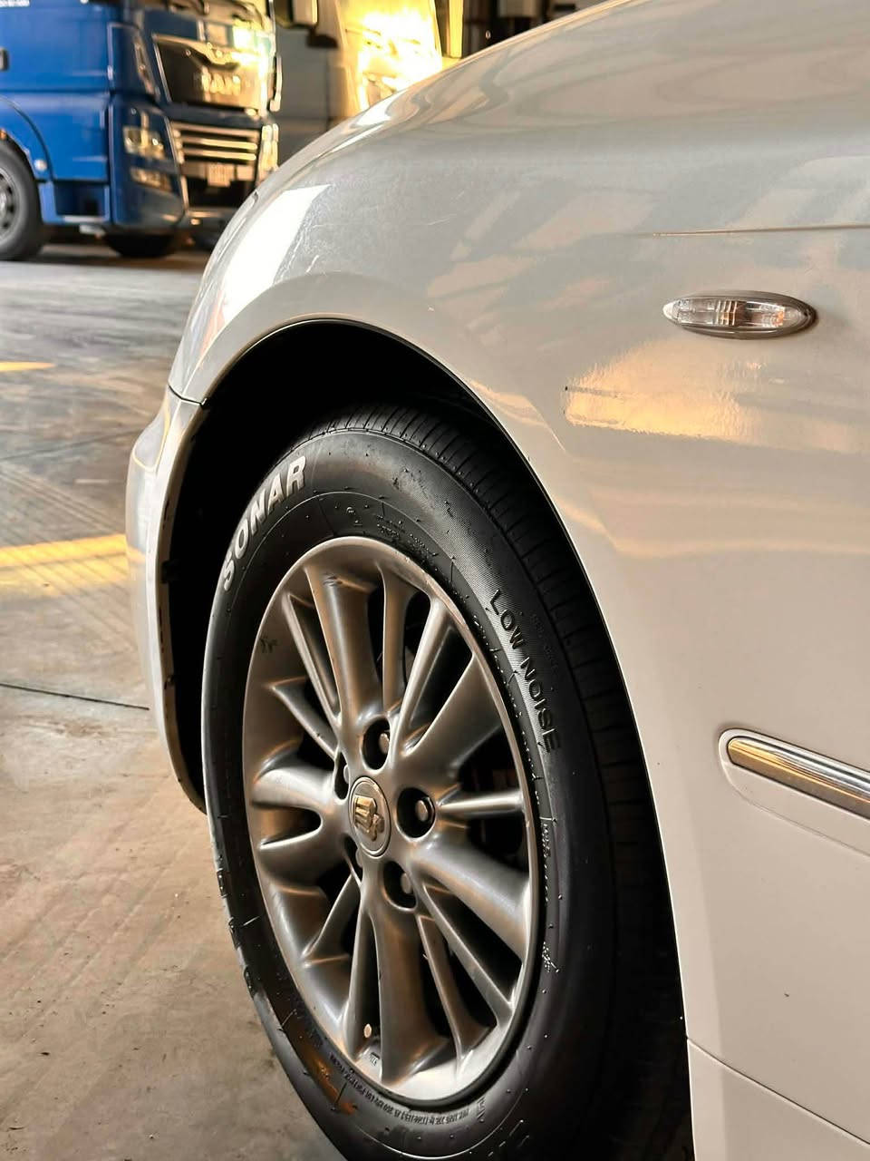 شاهینە 
مۆدێل ٢٠٠٧ مانگی ٩ 
گێڕ و مەکینە گەورە ١٨٢ 
ساج مەلەکی
گێڕو مەکینەی لۆک بەشەرت
چوار تایەو ویلی تازە نەوتی
بۆیاخی نیە هیچ
زەڕبەو لێدراوی نیە
کەڤەر گۆڕاوو شاسی کۆسەرە بەشەرت
تەبریت سارد و گەرم تەقەو ڕەقە کامل گیانی بەشەرت

٨٦ گڵاو مەعامەلە بۆ موشتەری
کەلار
ئەوە ژمارەکەیتی تەلەفونی بۆ بکەن
***********
کەلار

ئادمین 🌸 كالار, السليمانية
