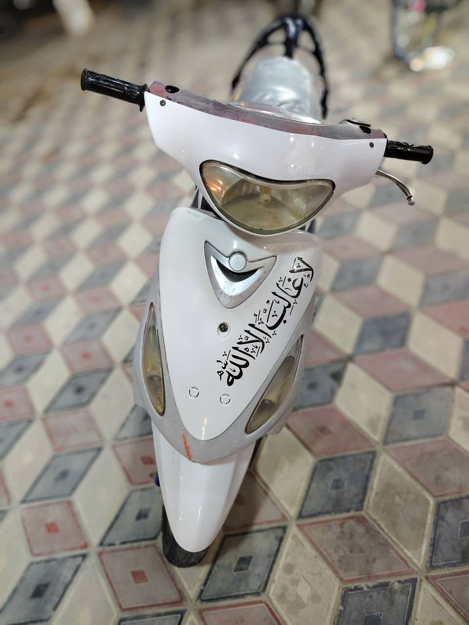 سلام عليكم دراجه ماكس منغولي مكينه 49 بلاد ما مفتوحه كهربائيات كامله سلف هند السعر 600 وبيها مجال  ***********
