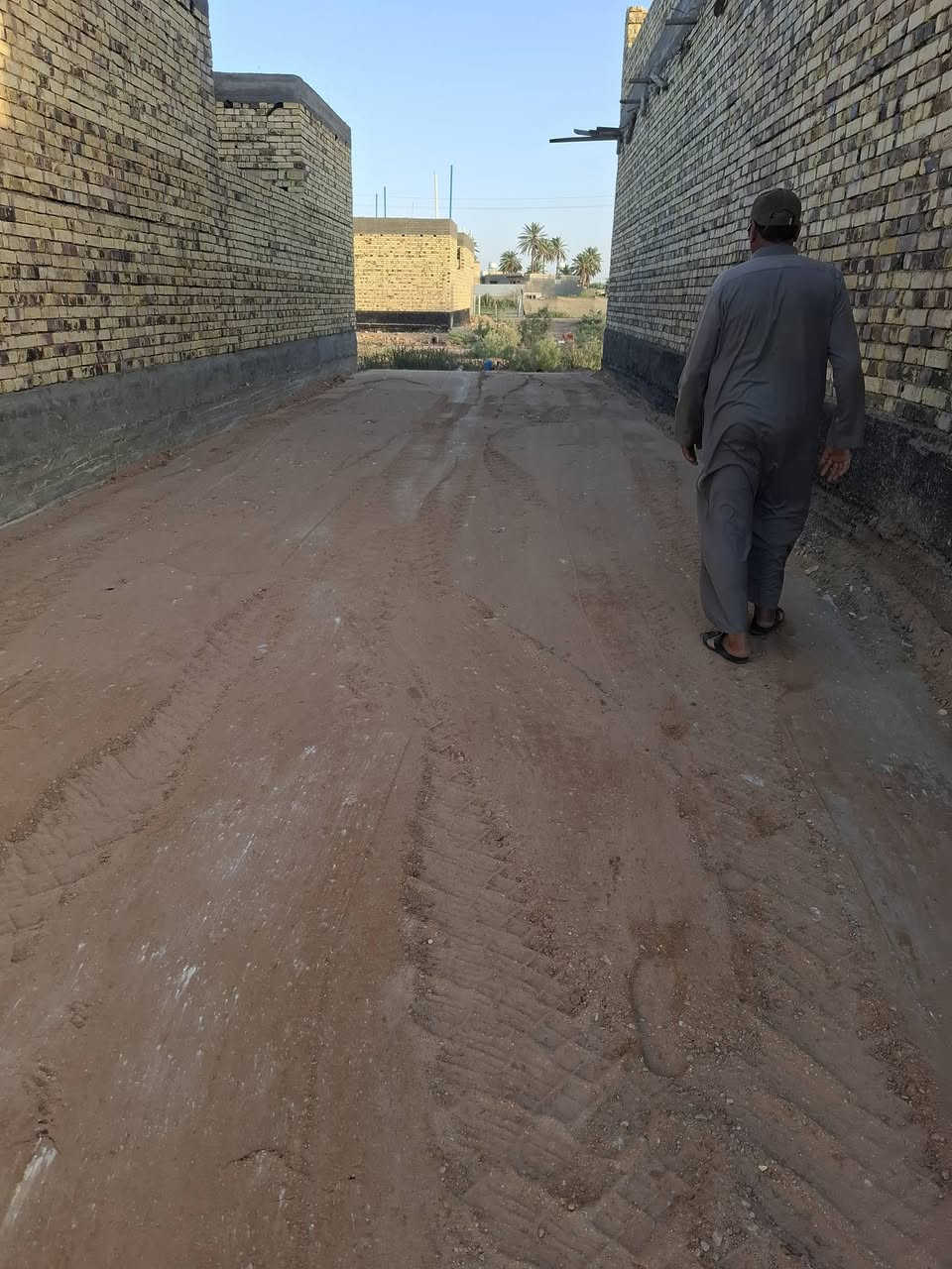 في ديوانيه بل تقيه ثالثه شارع الكرينات بيوت نقد وقصاد تعال وشوف شغلناا وعدنا بناء نقد وقصاد ***********
