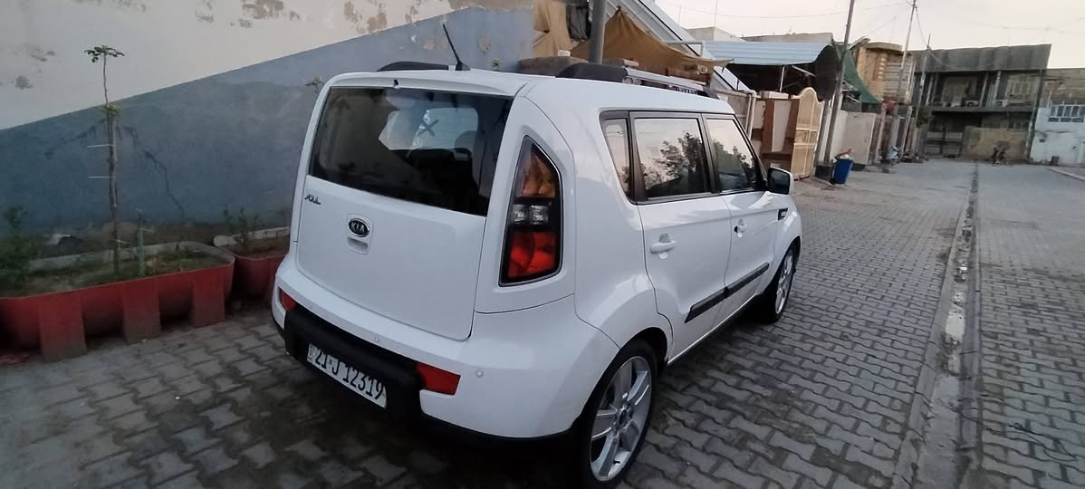 كيا صول خليجيه رقم سليمانيه باسمي محرك 1600 بيه بس قبق الحنطة مصبوغ بدون فتح بدون معجون السياره جديده وحلوه كير محرك حداديه مكفولات تبريد شغال مكان السياره ديوانيه السعر(( 98  ))  الشراي يتصل وبي خير ويدلل ***********
