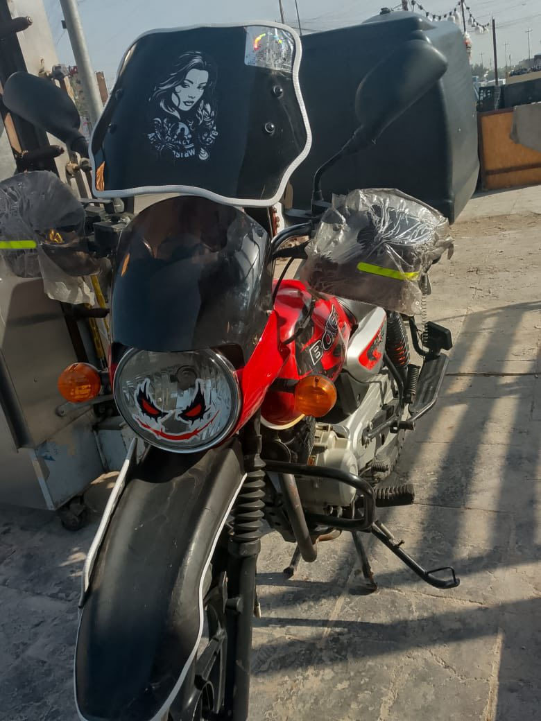 سلام عليكم دراجه بوكسر مديل ٢٠٢٣نازله بل ٢٠٢٤دراحه جديده بمعنه الكلمه اي نقص ما بيها الله شاهد شخصيه وما مشتغله دلفري خالها اليه اروح وجي بيها البيت دراجه بسمي ادور ***********تحويل السعر مليونين و٣٠٠العنوان السيديه
