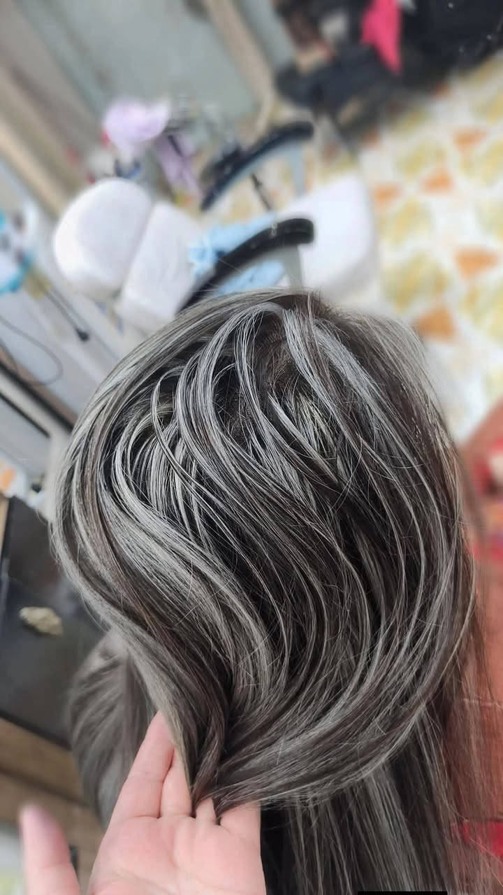 مساء الخير والعافية حبايب 
تخصيل على شعر متعدد الالوان استخدام الزبونه على البنيات 
بكثرة التخصيل هلى حسب الزبونه
صالون ڪوافيرة جنى 🤍
العنوان.. 
بابل _المسيب_حي المعلمين الاولى _فرع مطعم المعموري *
للحجز خاص او الاتصال على الرقم واتساب ***********
أهلا بكم بأي وقت🌼🤍
