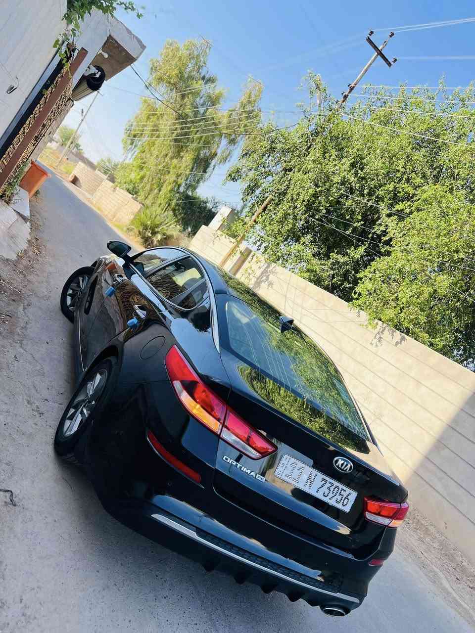 سلام عليكم..
للبيع اوبتيما 2019 لون اسود ملكي 
رقم بغداد دولي بأسمي سنوية جديدة
سيارة حيل حلوة واحلى من الصور 
جاهزة مجهزة بدون كل نقص 
مواصفات نص فول 
(محرك 2400 شرط كير 6نمر شرط داخل لونين شاشة كبيرة تحكمات ستيرن وباقي المواصفات معروفة)
بيها 3 مكانات صبغ بدون دواخل شرط والباقي مكفول…
سيارة كير محرك صدر تبريد تدفئة كلة جديد…
مكاني صلاح الدين تكريت 
للاستفسار ***********
