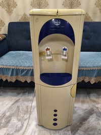 براد ماء • ماركة صفا • غطاء فيه فطر