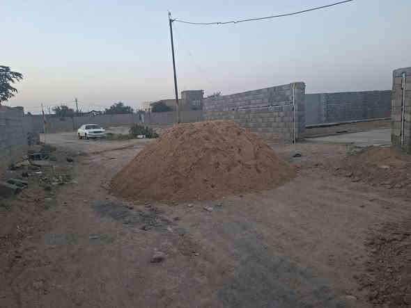 بسم الله الرحمن الرحيم اللهم صل على النبي محمد يعلن ،، حاتم كريم الجليباوي للعقار  رمل احمر درجه اولى السعر جدا مناسب للإستفسار الاتصال *********** ***********
