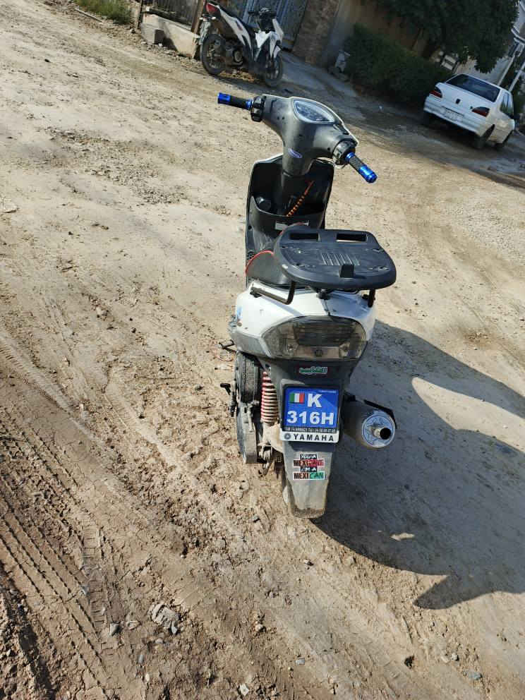 للبيع دراجة ماكس رمبة بوشه 49 ابلادي المكاان ديالى بعقوبة الكاطون الرحمة مزود يدات صالنصه ووياله وصدر السعر 900 وبيه مجال 
للاتصال ***********.
