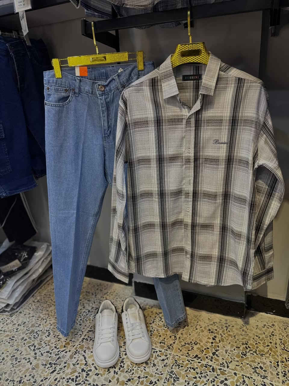 الأناقة ليست مجرد ملابس، بل هي أسلوب حياة. 💼
جدد خزانة ملابسك بلمسة من شياكة
شياكة قميص Bossini كاروهات 
 العنوان  سامراء حي الشهداء شارع الفين 
#شياكة #أزياء_رجالية #قمصان_رجالي #مودرن #ستايلي Bossini كاجوال


**إذا كنت صاحب هذا الإعلان وتريد حذفه لأي سبب، رجاءا أرسل رسالة إلى الدعم الفني**