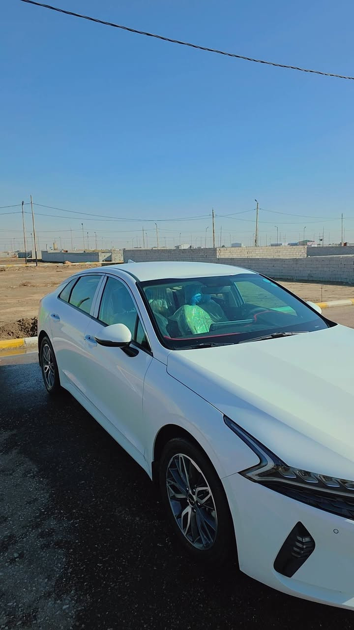 السلام عليكم
كي فايف خليجي 2023  رقم أربيل 
السيارة ماشية ٣٧ محرك 2000 دوش 
مواصفات السيارة بصمة تشغيل عن بعد مري شفط 
5 مود سياقة شاشة كبيرة كشتات جلد 
كشن السائق كهرباء وباقي المواصفات معروفة 
السيارة مكفوله ما عده  بيها بارد بل باب مال السايق موضح بل صوره  مكاني الديوانيه 
السعر ٢٠٥
***********
