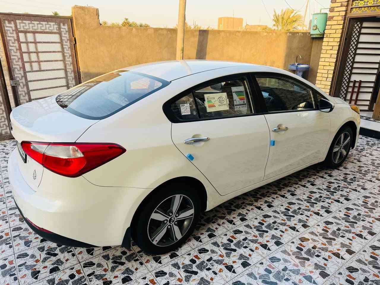 السلام عليكم ورحمة الله وبركاته..
كيا سيراتو خليجي موديل 2015 رقم بصرة دولي بسمنا هزه جديدة سنويا مجددة لغاية 2030 كفاله من الضربة والتبديل بيها رش الهلال الخلفي تجميل ومقدمة جاملغ الأمامي شي بسيط فقط والباقي كفاله مواصفات السياره شاشه كأمره تحكم استيرن جيهتين شغال بلاجكتور ويل كب اصلي إشاره بالمرايه تحكم مرئي داخل لونين يدات نيكل محرك 1600 دوش  سياره جديده جداً وجاهزه مكينه كير كهربائيات تخم تاير كله جديد تبريد ثلج فول كهربائيات حدادية شرط 100‎%‎ تراي كلش حلو دواخل جديده جداً  السعر  114 مكان السياره الناصرية   ***********
