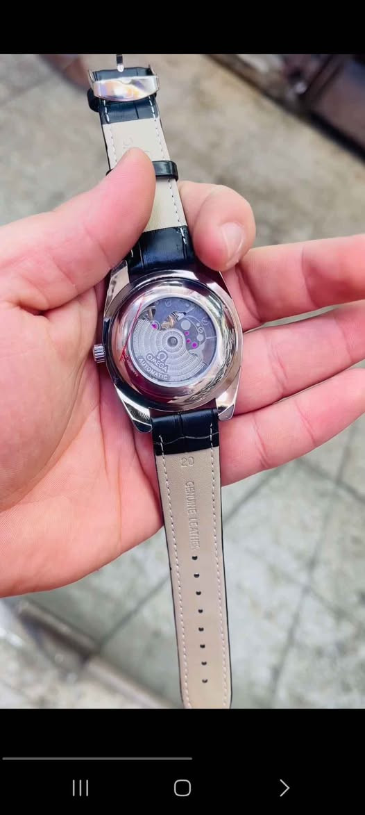 سلام عليكم اؤميكا ضهر كشف اصلي
مكينة ياباني درجه اولى 
سير جلد اصلي ..منفذ شهري 
مقاومه للماء وخدوش زجاج زفير
مختم من كل جهات 
السعر 35لف مع توصيل مع علبه Colombo, Sri Lanka


**إذا كنت صاحب هذا الإعلان وتريد حذفه لأي سبب، رجاءا أرسل رسالة إلى الدعم الفني**