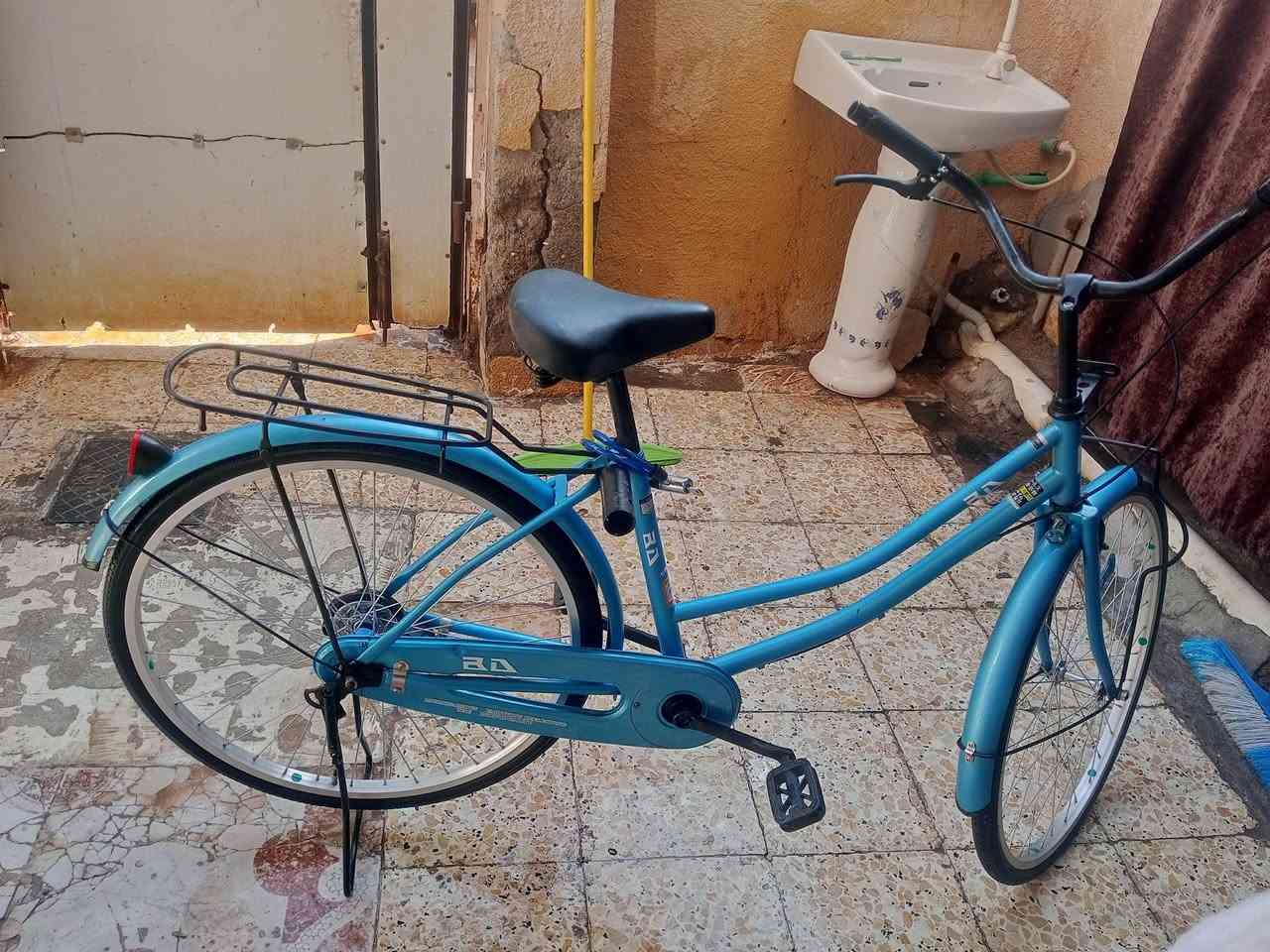 السلام عليكم بايسكل سياحي حجم 26 للبيع السعر 160 وبي مجال المكان البصره شط العرب الفيحاء رقم الهاتف ***********
