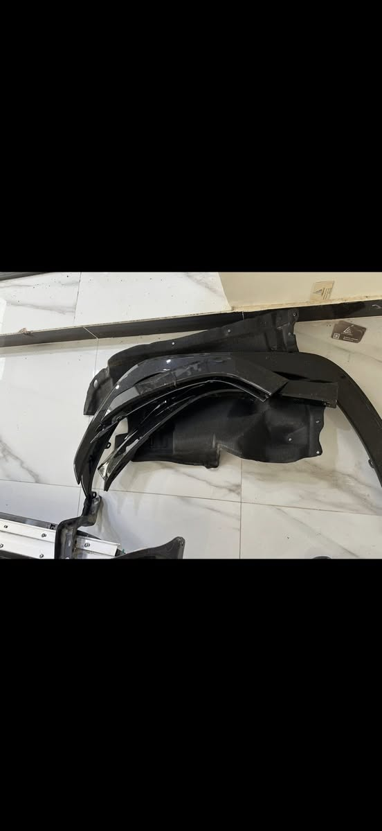 سلام عليكم للبيع جديد زيرو دعاميه اماميه وخلفيه
وبطاين وترايش ودوسات مال لاندكروز  ادشن 2004 بلاد زيرو
العنوان المنصور الداودي ***********
