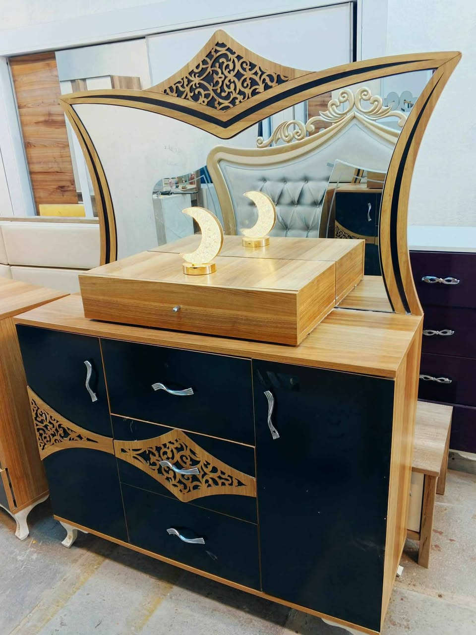 غرفه تركي7قطع نظافة.اخت الجديده.السعر 425مع شد ونقل الحجز واتس***********
