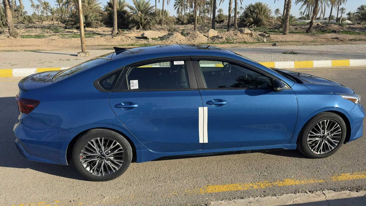 كيا فورتي جيتي لاين Forte GT Line 2022
باسمي السيارة 

سياره حادثه جاملغ امامي وخلفي وباب جهة السائق تعديل بارد عدا الجاملغ الخلفي مصبوغ 
كير مكينه كفاله 

بصمة + بصمة ابواب
تشغيل عن بعد 
فتحة سقف سلايد روف 
ستيرن سبورت D
كشنات حضن
كشنات جلد + مخمل البلاديات 
فول تحكمات ستيرن
رادار امامي +رادرات جانبية 
تحديد مسار + نقاط عمياء 
توقف ذاتي عند الاقتراب
شاشة كبيرة + كاميرا خلفية دوارة
ويل كب سبورت البلادي مال Gt line 
‏LED داخل اللايت بلادي
اشاير بالمري
مود درايف ( نورمال - سبورت - سمارت )
اللون ازرق جويتي لون مميز 
السيارة ماشيه 53 الف ميل وقابل للزيادة
السعر 165 وبي مجال
للتواصل ***********
