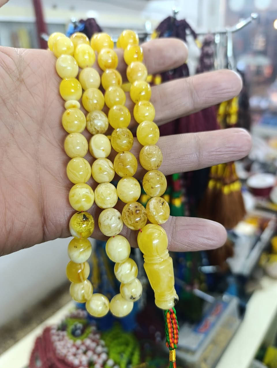 كهرب كلنكرادي جميلة شاهد استندر نمش بسيط الغرام على 2500 عراقي يوجد توصيل *********** وزن 55 غرام خالد ابو علي الساعدي
