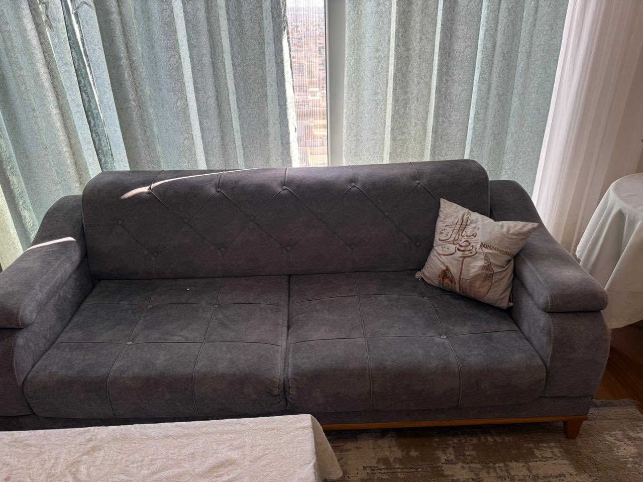 السلام عليكم صالة كاملة .للتفاصيل و السعر يرجى التواصل على  رقم ***********
