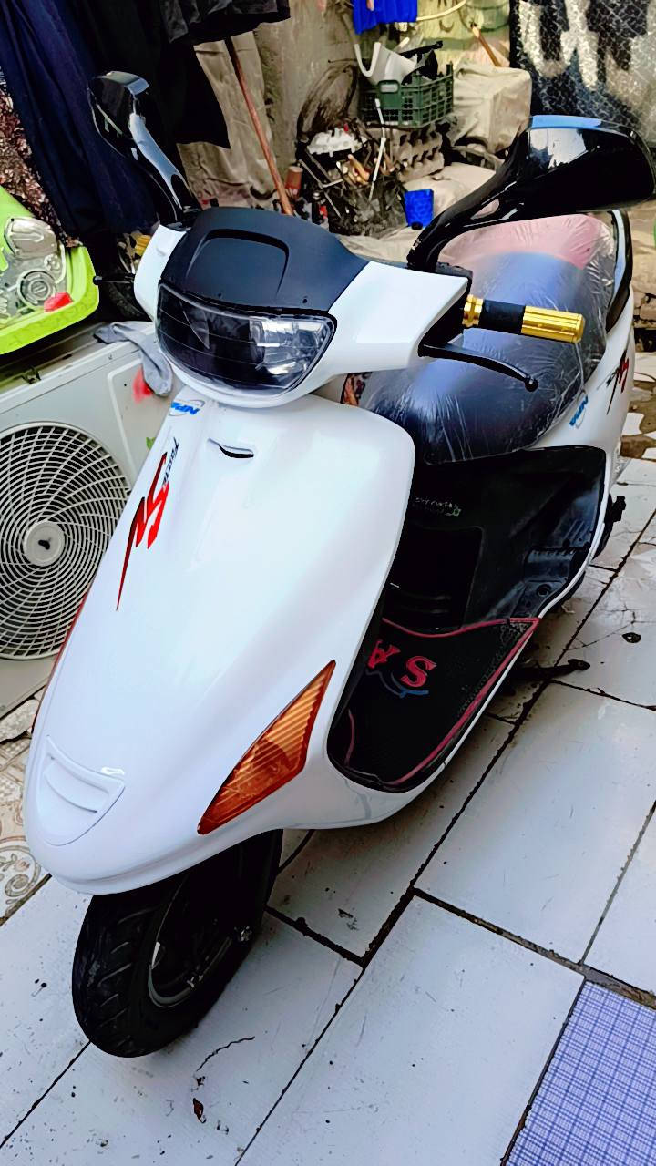 ***********السلام عليكم اخواننا الاعزاء ورحمه الله وبركاته دراجه فراشه للبيع والسعر مناسب للناس الشرايه الدراجه كلها حلوه ونظيفه وما متعوبه الدراجه وعن الحلال والحرام ما مفتوح الدراجه وانا وياك على الفحص الدراجه كلها شغاله من كهربائيات من سلف من هندر من لايت بقلايت جاك صبح جقنوس كلها جاهزه الدراجه وعنا الحلال والحرام يرادله فقط باتري ما بيها لان الباتري بيها تعبان والكتف مال الشاير واقف بيها فهاي نواقصها الدراجه والدراجه كل شيء ما بيها السعر 450,000 دينار نهايتها العنوان الكوفه حي نيسان مقابل سكله القرعاوي وراح اعطيكم رقم الهاتف مالت الخاص تقدر تتصل علي على اثير وعلى الواتساب على التعليقات على الخاص ما ارده لان ما عندي تعذروني وتحياتي لكم وشايف الف خير عمه اللي ياخذ هاي الدراجه
