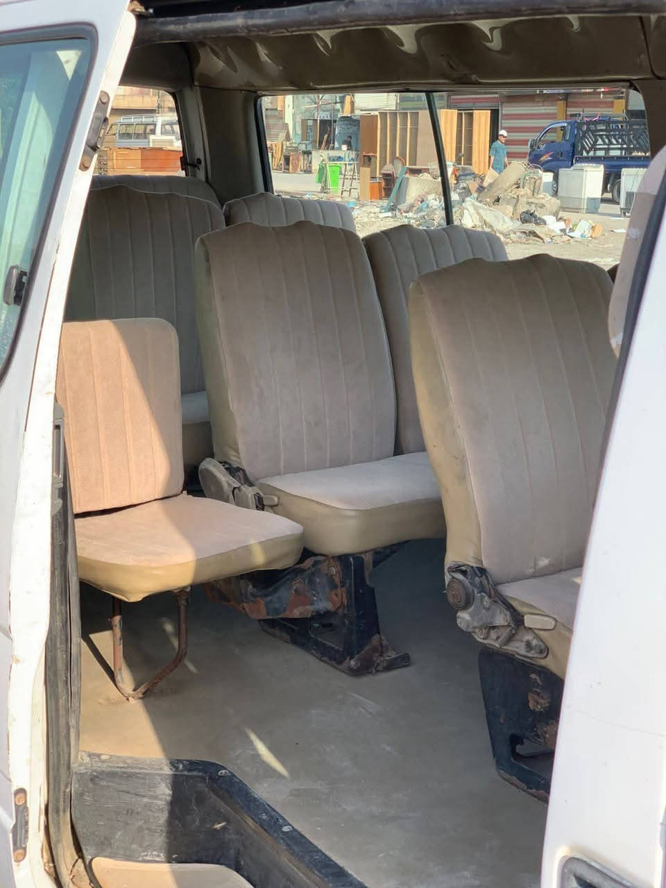 السلام عليكم اخوان H1 للبيع عارضها 70 وبيها مجال بسيط بيها نواقص بسيطه @*********** مكاني الدوره زراعي العبيدي
