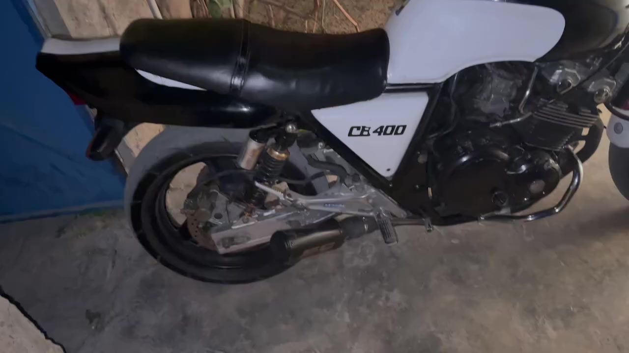 سلام عليكم
Cb400

محرك مفتوح 

بس بشرط كاتم اي صوت مشكله مابي 

شلعه  مازبوط

مكان كركوك روناكي

سعر ١٠ بي مجال 

***********
