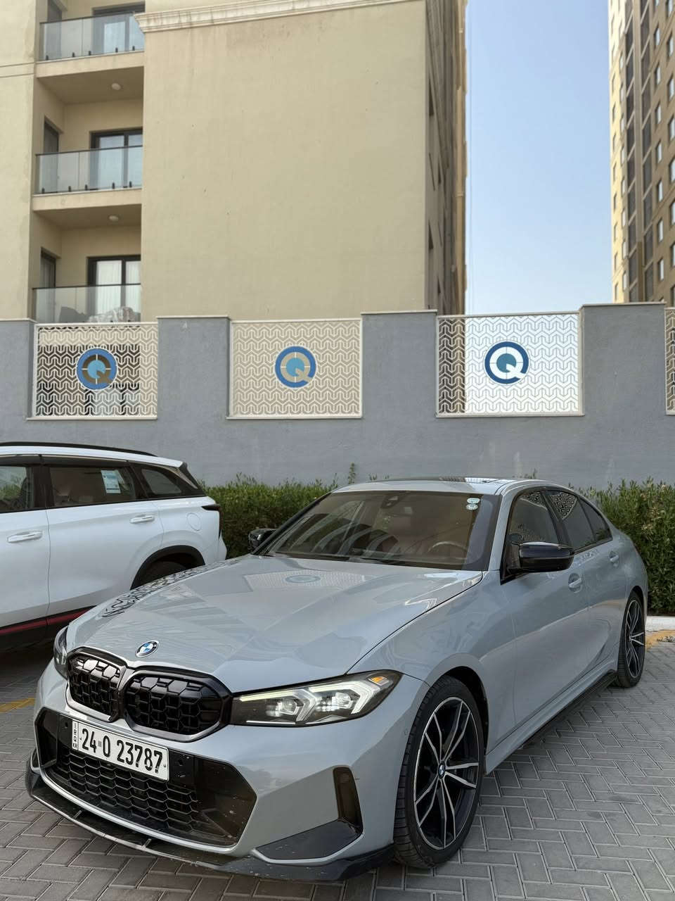 السلام عليكم BMW 330i للبيع موديل 2023.  *********** واتساب موجود
محرك 4 سلندر 2000 توين بور تيربو صاروخ 🚀 

وارد امريكي  ممشى السيارة 59.000 الف فقط

لون اسمنتي مميز  دواخل لون احمر رقم اربيل 

السيارة 1/1 فول مواصفات M Package اصل 

ويل 19 و تخم تايرات رن فلات جديدة بالكامل

السيارة حادثه كلش بسيط حافه بنيد بس 

ومغلفه ppf بالكامل السيارة 

كلشي مابيها صفر مسج  نضيفة من كل نواحي 

المواصفات :

رادار امامي 

تحذير رادار من الاصطدام الأمامي + فرملة تلقائية إذا قربت نصدم

 

تحديد المسار وتحذير بالنقاط العمياء بالمرايات

رادار تحذير وكشف المشاة اذا قربت تصدم

 حساسة 360 درجة امامي وخلفي كامرة خلفيه

فتحة سقف ونظام دخول ذكي وترحيب وبصمة

     

شاشة تدعم نظام  Apple CarPlay /Android

كشنات كهربائية و نضام تدفئة وخزن ميموري

تدفئة ستيرن و شاشة وعداد الكترواني بالكامل

قطعتين تبريد امامية وخلفية منفصلة

نظام اوتو هولد وهاند بريك كهربائي وشفتات

صندوق كهرباء وبالرجل هم ينفتح ومري شفط

انارة داخلية متغيرة LED ل 12 الالون مختلفة

منافذ شحن USP امامي وخلفي 

نضام البريك الرياضي الحجم الكبير لون الازرق

شباك امامي كهربائي ينفتح وينسد حسب الحاجة

وباقي مواصفات هواي معروفة بال BMW

 

السعر : خاص  

للتواصل :***********

مكاني بغداد حي لحسين
