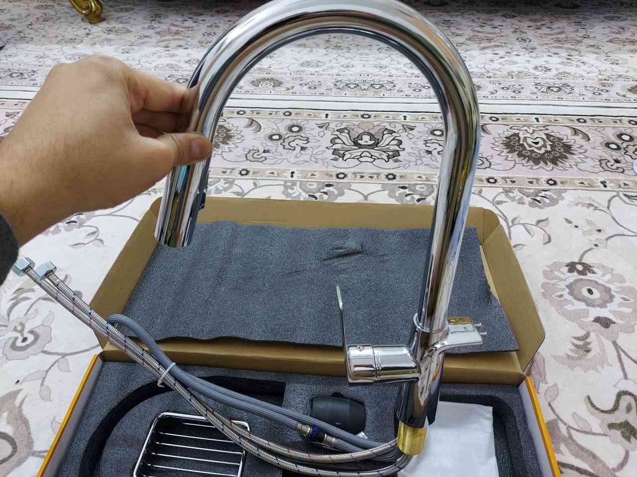 خلاط سنك مطبخ مغسلة موديل حديث 
رأس ساحب مرن 
ثقيل نحاس اصلي 100% 
السعر 35 الف شامل اجور التوصيل 
مكاني بغداد مشتل حي المعلمين 
***********
