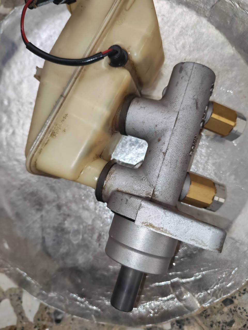 مروحة كاملة افيو بس بيها واير مقطوع
انبار افيو شغال +ليت ابيض سعرهن كلهن ٤٠ عنوان النجف حي المكرمة ***********
