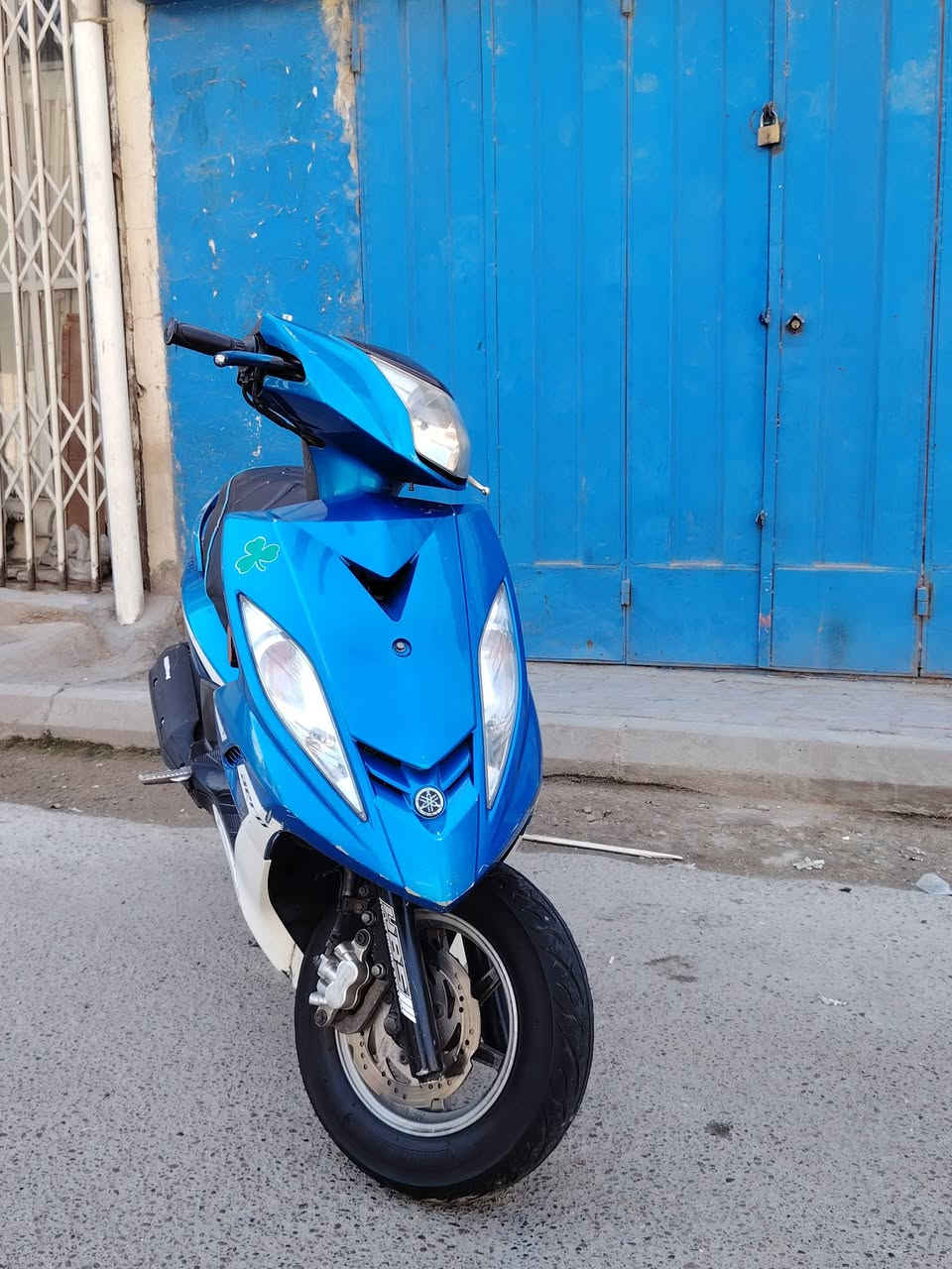 السلام عليكم جي تي ار للبيع
موديل 2009 كلشن غيابي ابو 75 زوج تايرات جدد بها نظام بصمه بصمتين بيها ومفتاحين كفاله عامه جيب فيتر وافحص شلعه ومعدل السعر خاص  ***********
