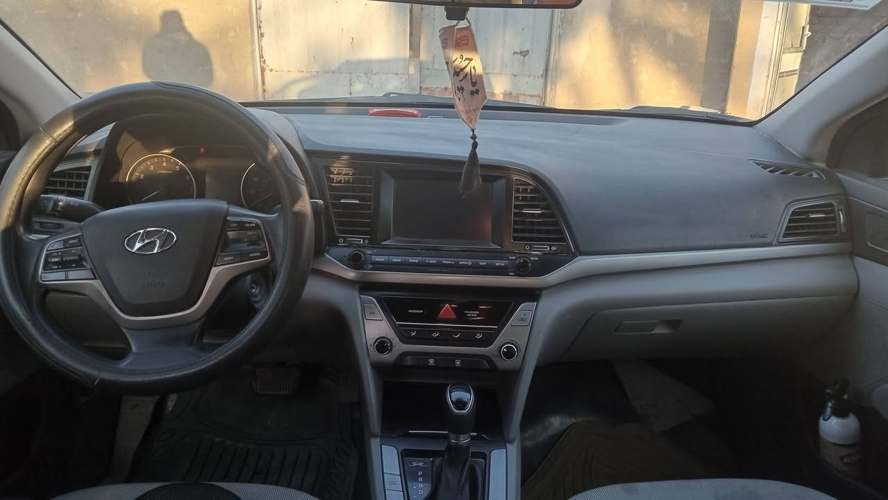 سلام عليكم
هونداي النتره موديل 2017

السياره جاهزه محرك 2000دوش 

السياره امريكي حادث جاملغ وبنيد 

او بل عراق بيه قطع صبغ ابيع احزان 

رقمه أربيل انكليزي 
السعر 107 وبيه مجال 
مكاني كربلاء رقمي ***********
