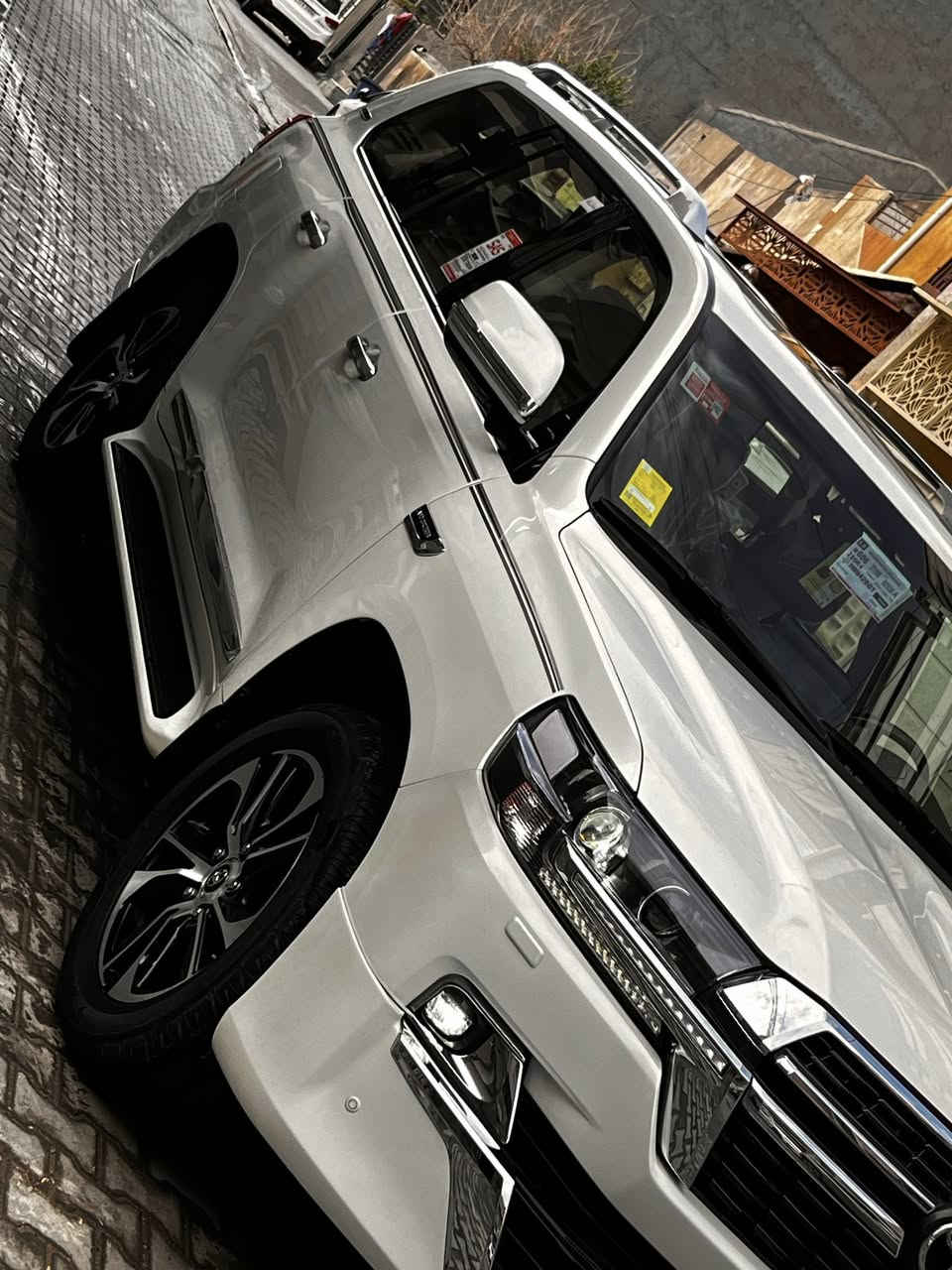 سلام عليكم
لاندكروز 2021 ساز اصل 
فول مواصفات ومعروفة مواصفات الساز 
سيارة جديدة بمعنى الكلمة تجي واتشوف بعينك ماشية 43 
للاستفسار ***********
