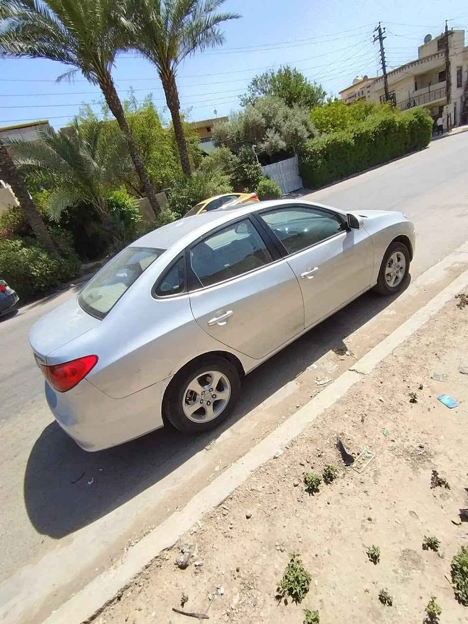 السلام عليكم النترا 2009 رقم بغداد بسمي سياره استلام شركه مكان بغداد السيديه ‏‪***********‬‏ رقم الهاتف 
كير مكينه تبريد شرط 
بيها تبديل باب خلفي بدون دواخل 
جاملغ امامي 
 السعر 100 بيها مجال
