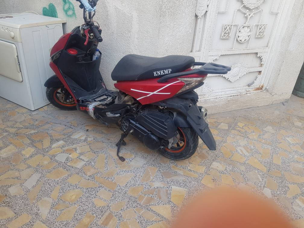 دراجه صيني جديده استعمال قليل ب٢٥٠ وبيها مجال وتدللون 
تواصل ع رقم *********** البصرة, العراق
