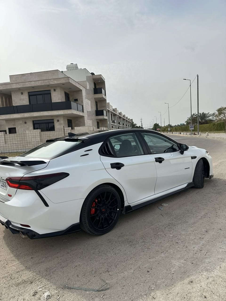 السلام عليكم
كامري trd 2023 مواصفات trd معروفه السياره لونين ابيض + سقف اسود ماشيه 40 الف مو ميل محركها 3500cc حادثها جاملغ وباب امبدلات وبيها كلير 
ورقم الشاصي مالتها
4T1KZ1AK5PU082536 وسونار موجود سياره ميحتاج تصرف ربع عليها سياره بسمي شرط التحويل 
مكانها بغداد حي الجهاد
***********
