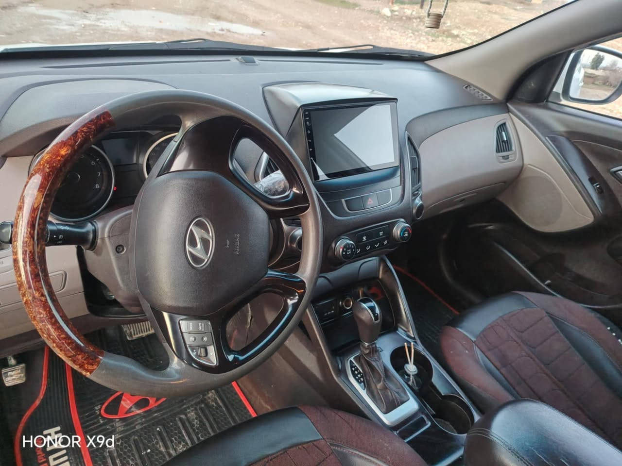 توكسن موديل ٢٠١٥ صبغ مابيها محرك مامفتوح ماشيه ١٠٢ رقم نينوى جديد الاستفسار على هذه رقم *********** مكلف بل نشر
