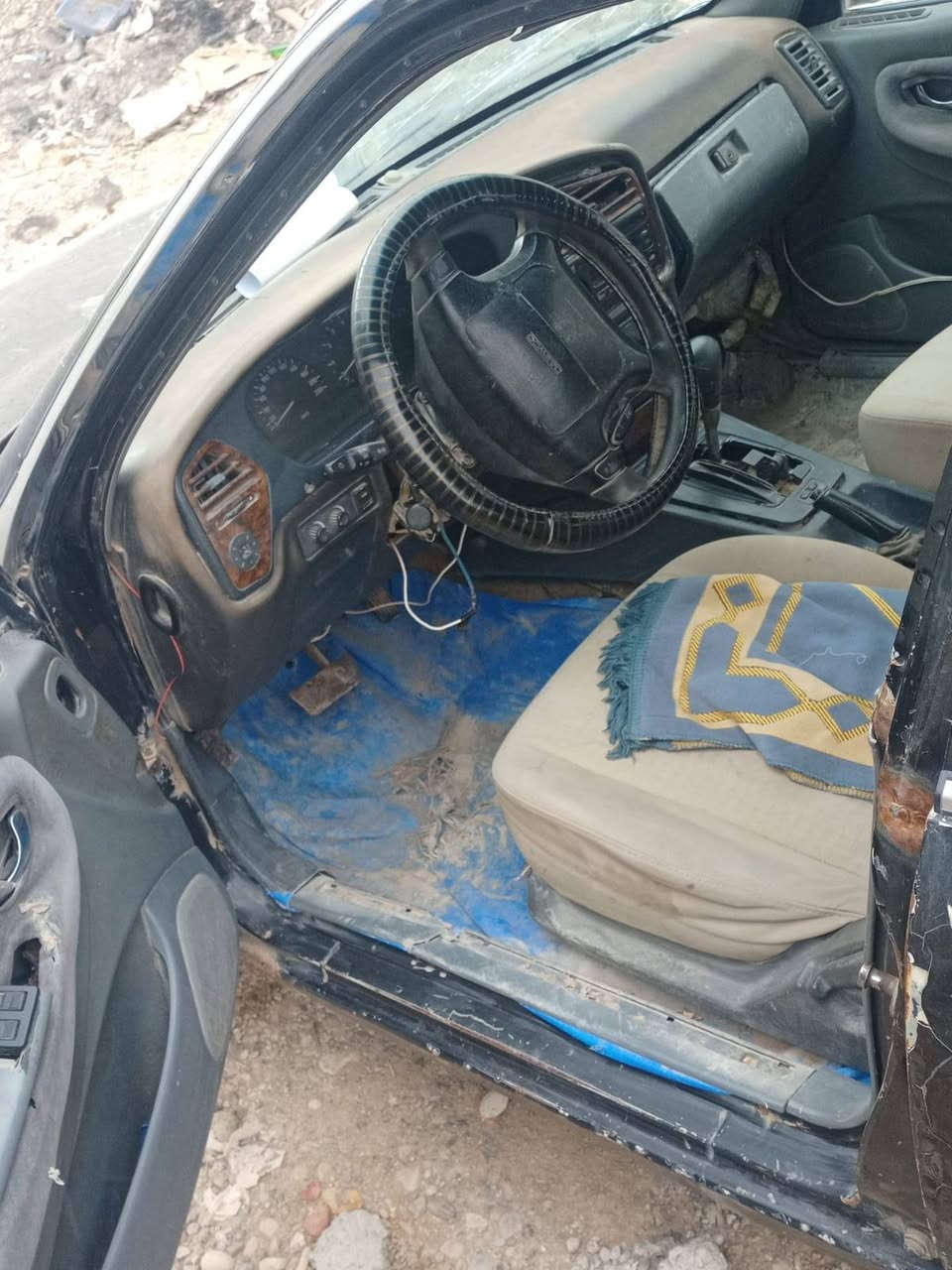 فراشه موديل 1997 / ل سنويه لغاية 2026/7/11
شرط الوكالة او التحويل سيارة كير محرك بشرط والكشر كدام العين  السيارة شغاله كامل كهربائيات
 اتصل  ‏‪0770 238 7974‬‏
