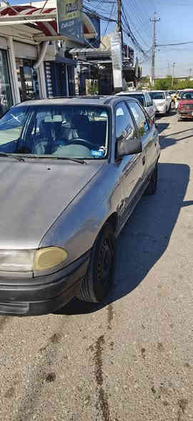 السلام عليكم استرا محرك 20 سياره جديده بدون صبغ بس دوائر مصلحه
فتحه بالسقف
شاشه أندرويد 
طخم جديد 
محرك جديد 
گير جديد 
كلشي بيها شغال 
كابون بنزين 
شرط تحويل
السعر 44 وبيها مجال
للتواصل *********** 
***********
